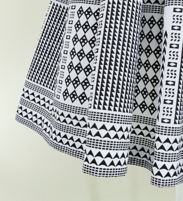 Hula Pa'u Skirt with Kahiko Print / White & Black / G2641